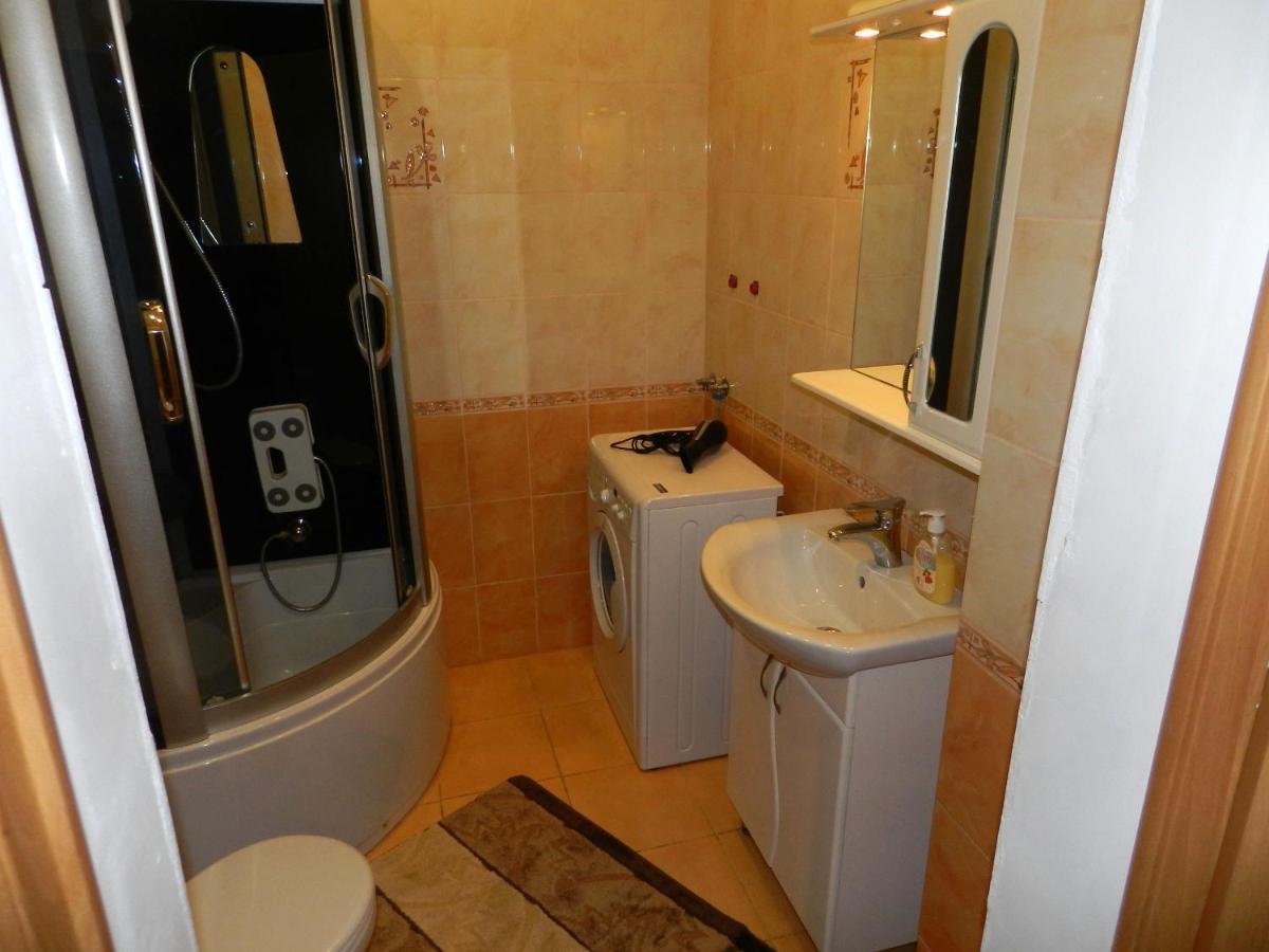 1-Room Apartment 50M2 On Metalurhiv Avenue 17, By Grandhome Zaporizhia Buitenkant foto