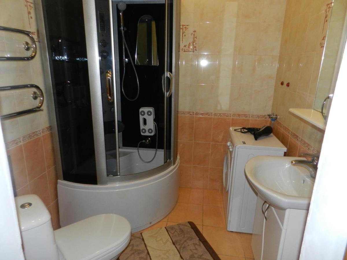 1-Room Apartment 50M2 On Metalurhiv Avenue 17, By Grandhome Zaporizhia Buitenkant foto